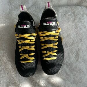 Nike Lebron James 16 Size 7
